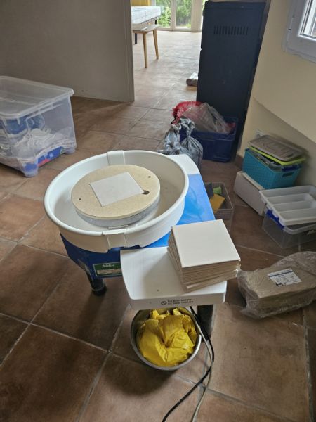 Torno de alfarero Nidec