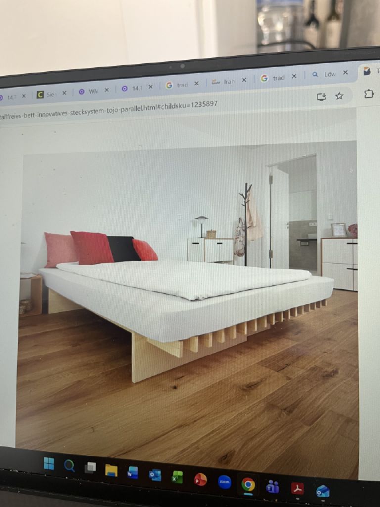 Tojo Innovations - estructura de cama maciza de haya.