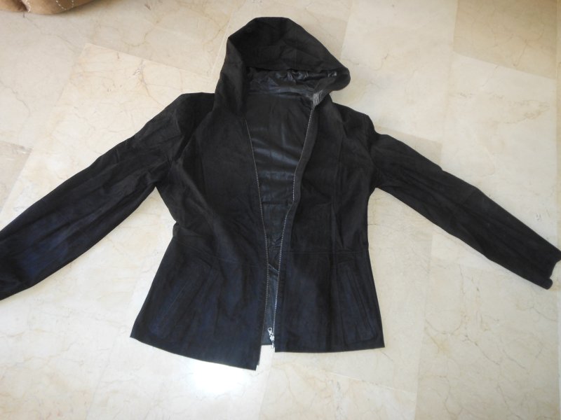 Tolle Damenlederjacke von beiden Seiten zu tragen ..Gr. 38 ...Fb. schwarz