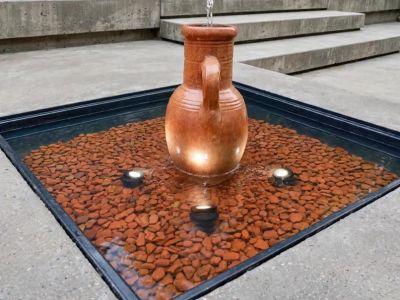 Magnífica fuente de diseño de ánforas incl. recipiente, bomba e iluminación