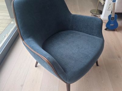 Top Designer-Sofa (ausziehbar) mit Sessel und passendem Teppich