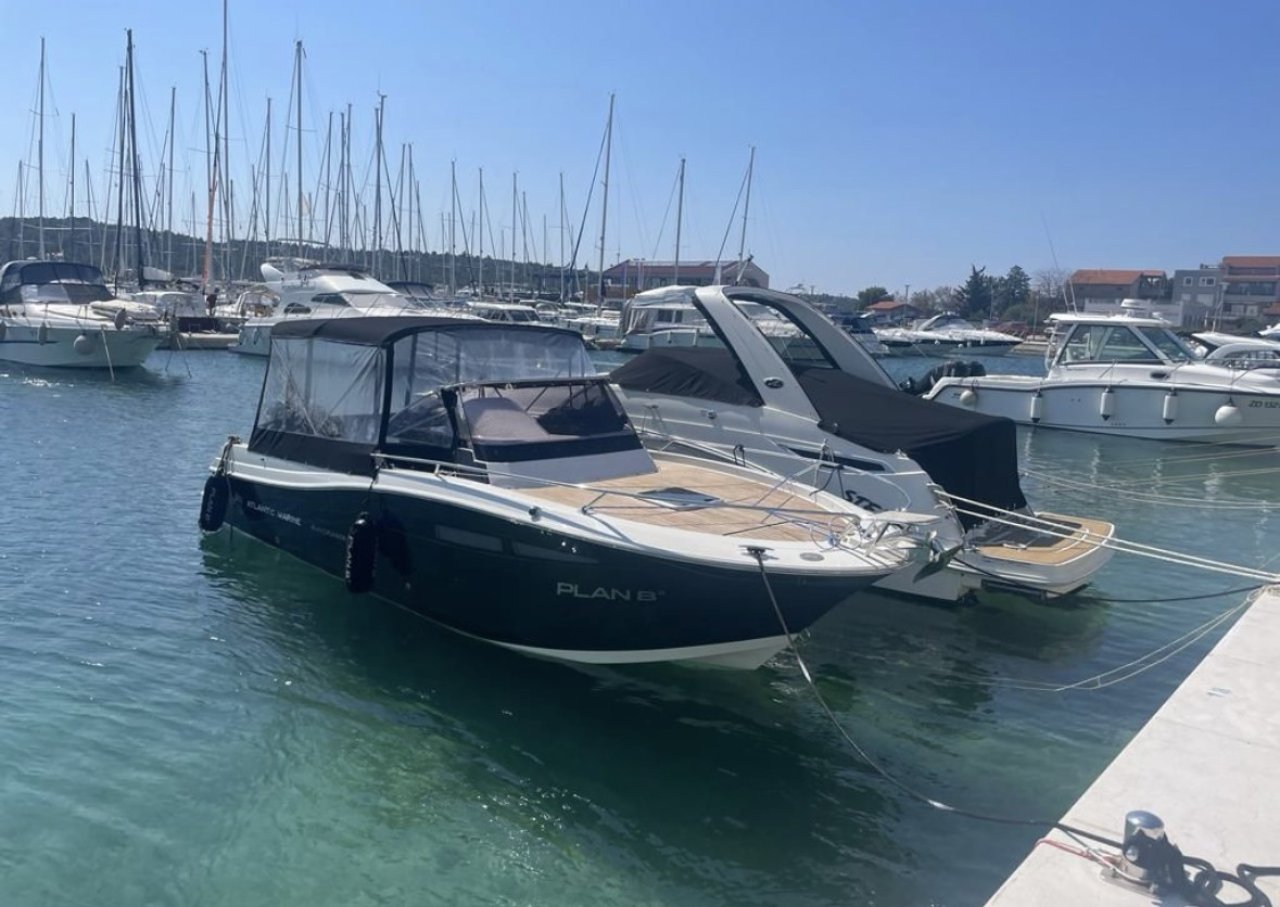 Top Motorboot Atlantic Marine 730, Service neu, 350PS, WC, Kajüte - opt. Liegeplatz in Cala Dor