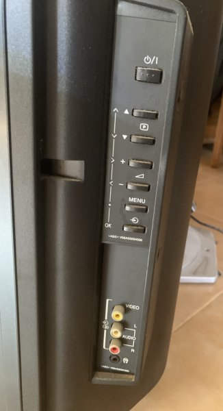 Toshiba LCD Color TV 42A3000P