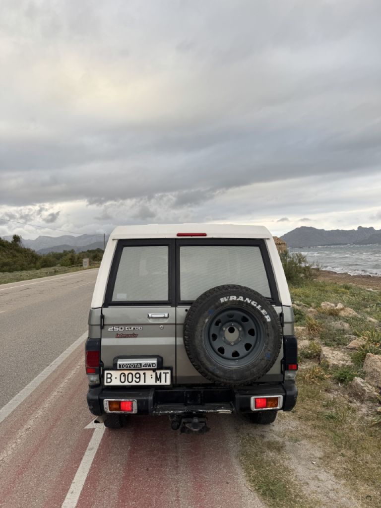 Toyota Land Cruiser 1992 Diesel – sehr guter Zustand