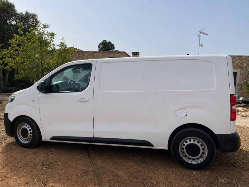 Toyota Proace 1.5 D-4D - TOP EQUIPMENT - Service recent