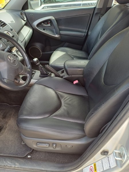 Toyota RAV 4 D4D executive