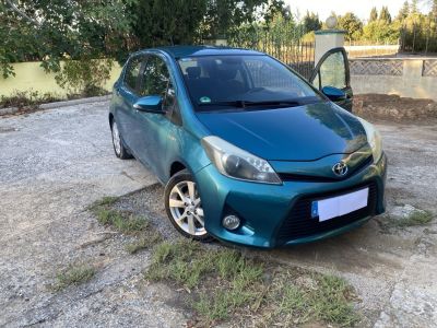 Toyota Yaris HIBRIDO 2013