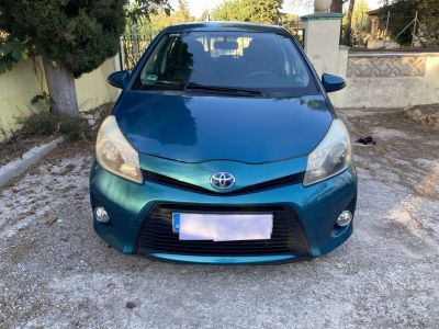 Toyota Yaris HIBRIDO 2013