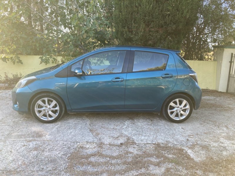 Toyota Yaris HIBRIDO 2013