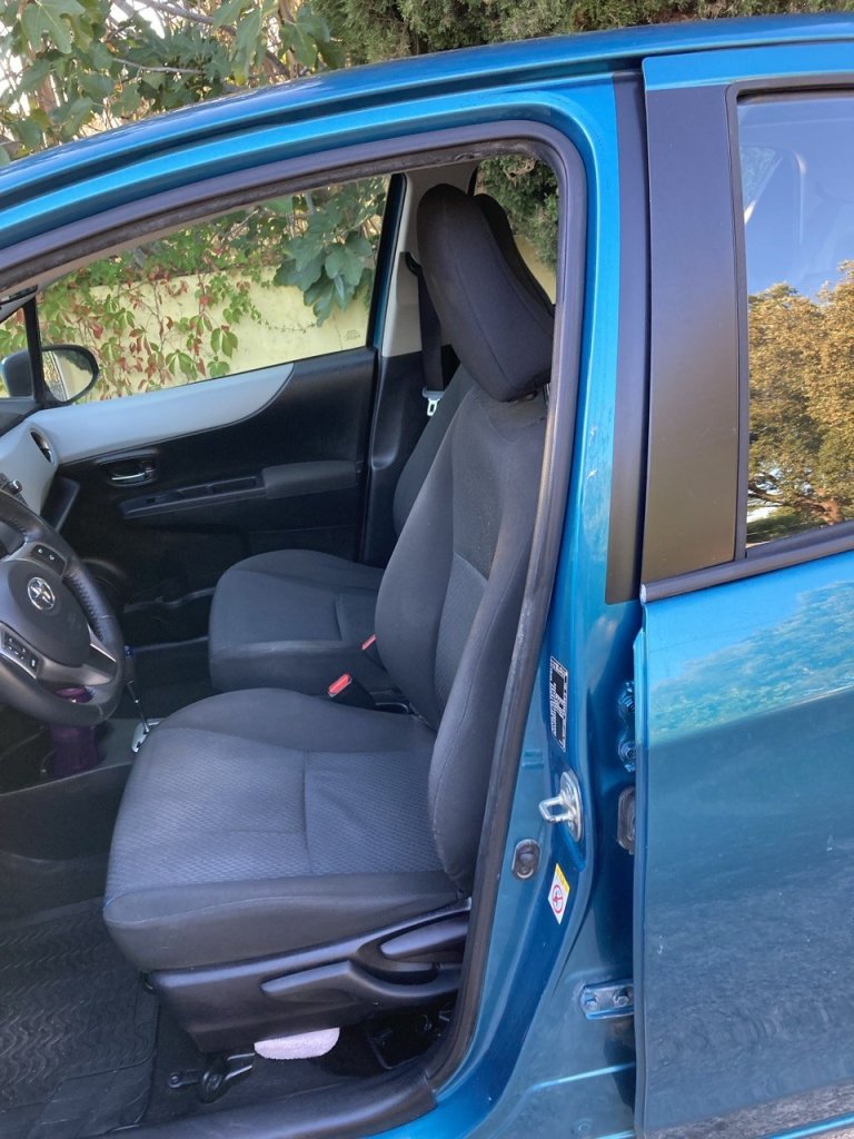 Toyota Yaris HIBRIDO 2013