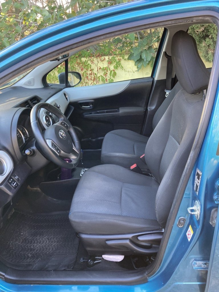 Toyota Yaris HIBRIDO 2013