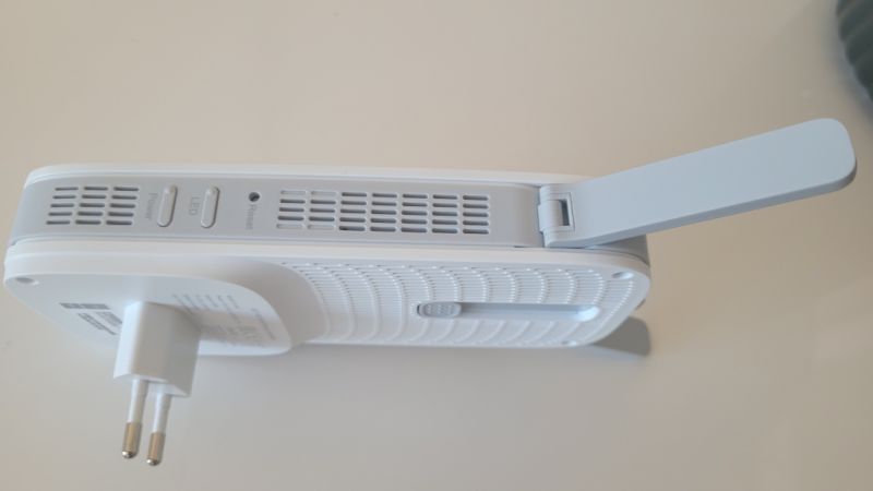 TP-Link RE550 WLAN Verstärker Repeater AC1900 (Dual-WLAN AC + N, 1300MBit/s 5GHz)