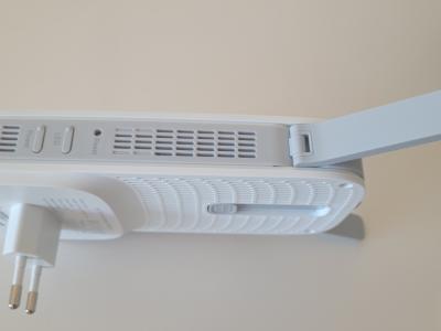 TP-Link RE550 WLAN Verstärker Repeater AC1900 (Dual-WLAN AC + N, 1300MBit/s 5GHz)