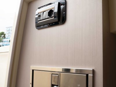 Barco de ensueño: Invictus CX 280 Daycruiser con cabina y WC