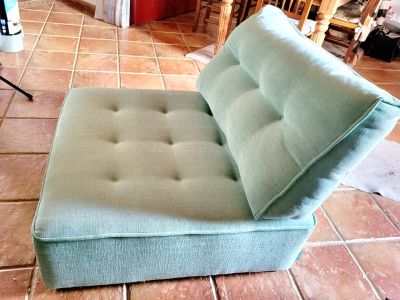 Traumhaft schönes Designer-Sitzelement FAMA ARIANNE LOVE in Mintgrün