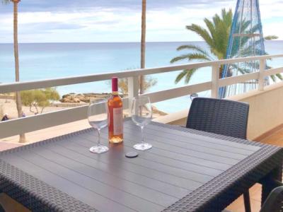 Fantásticas vistas al mar: Apartamento con balcón envolvente: Apartamento con vistas al mar Sabina C