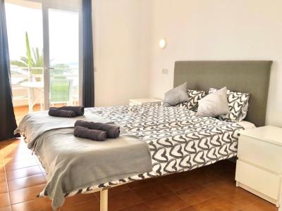 Fantásticas vistas al mar: Apartamento con balcón envolvente: Apartamento con vistas al mar Sabina C