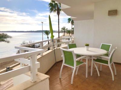 Fantásticas vistas al mar: Apartamento con balcón envolvente: Apartamento con vistas al mar Sabina C