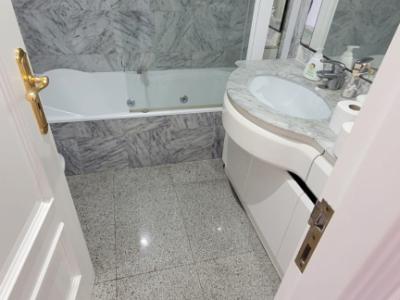 Fantástico apartamento sin amueblar con piscina comunitaria en el puerto de Palma -- AP 11