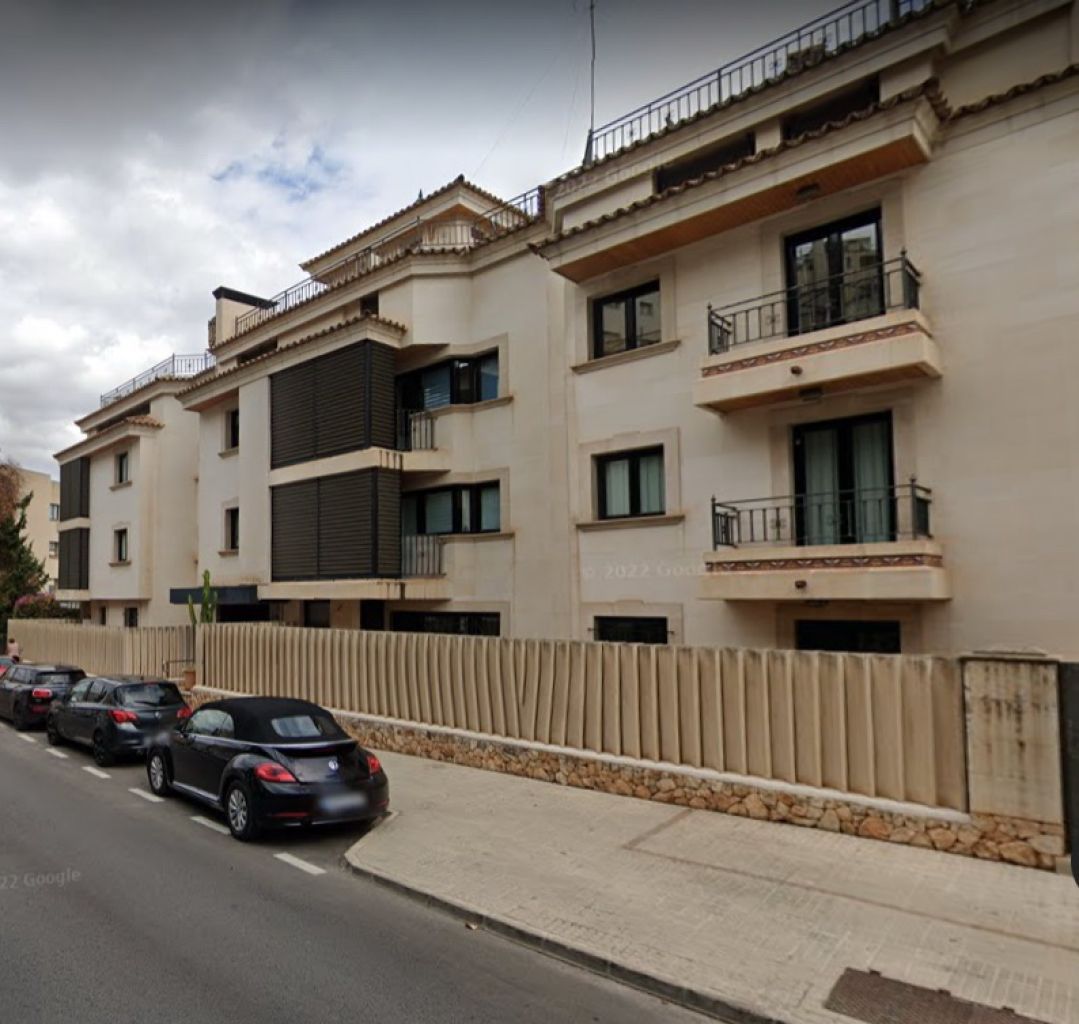 Fantástico apartamento sin amueblar con piscina comunitaria en el puerto de Palma -- AP 11