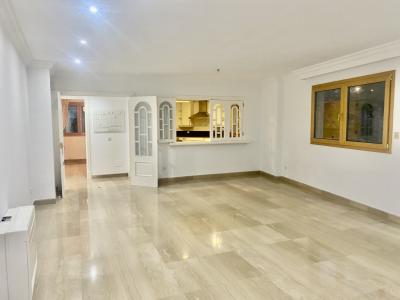 Fantástico apartamento sin amueblar con piscina comunitaria en el puerto de Palma -- AP 11