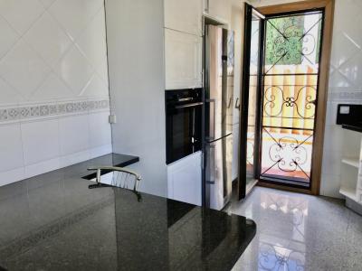 Fantástico apartamento sin amueblar con piscina comunitaria en el puerto de Palma -- AP 11