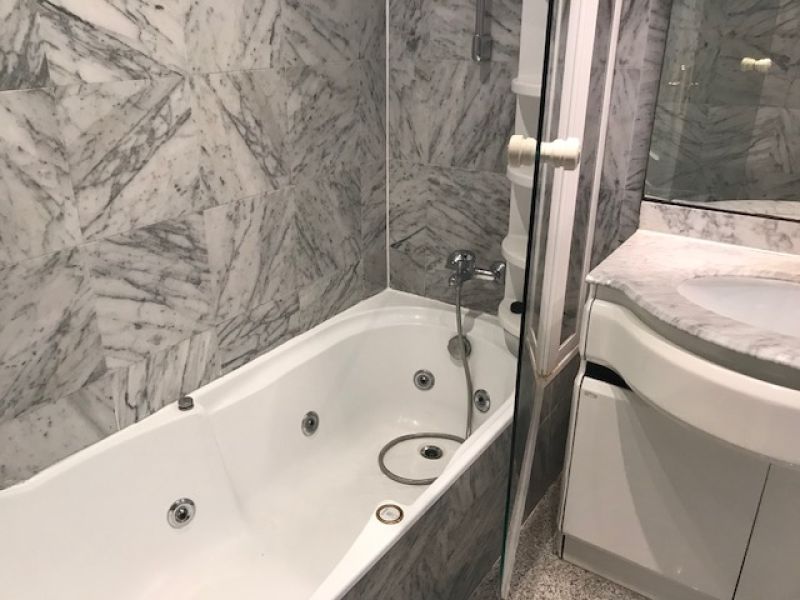 Fantástico apartamento sin amueblar con piscina comunitaria en el puerto de Palma -- AP 11