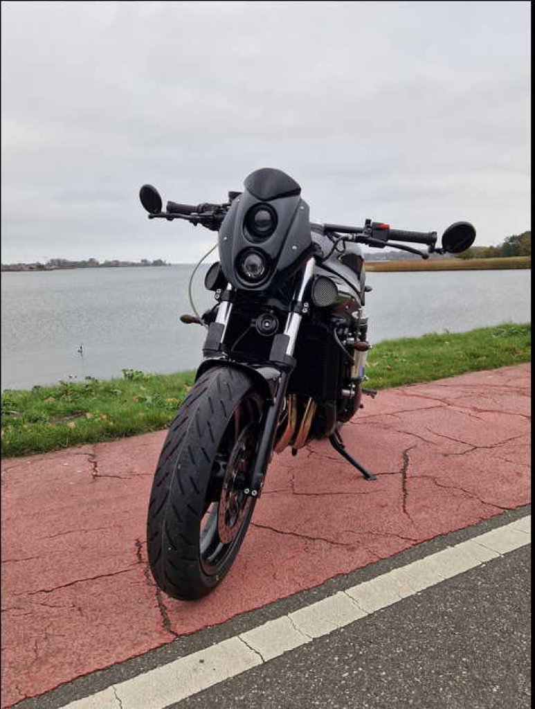 Triumph Speed Four 600 Café Racer