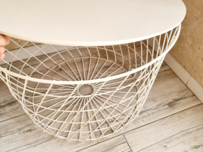 Truhe,  Beistelltisch, Korb aus Metall