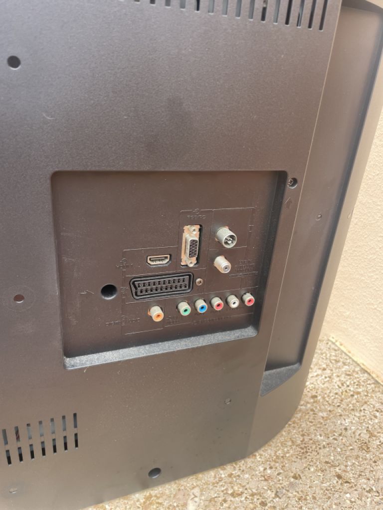 TV - Televisor Toshiba con mando a distancia