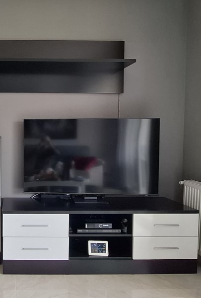 TV Schrank mit Regal schwarz/weiß
