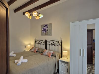 Typisch mallorquinisches Dorfhaus auf 2 Etagen in Ariany -- DH 20