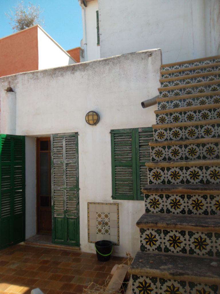 Typisches mallorquinisches Dorfhaus mit Terrassen und Innenhof in Felantix ---- DH 30 VK