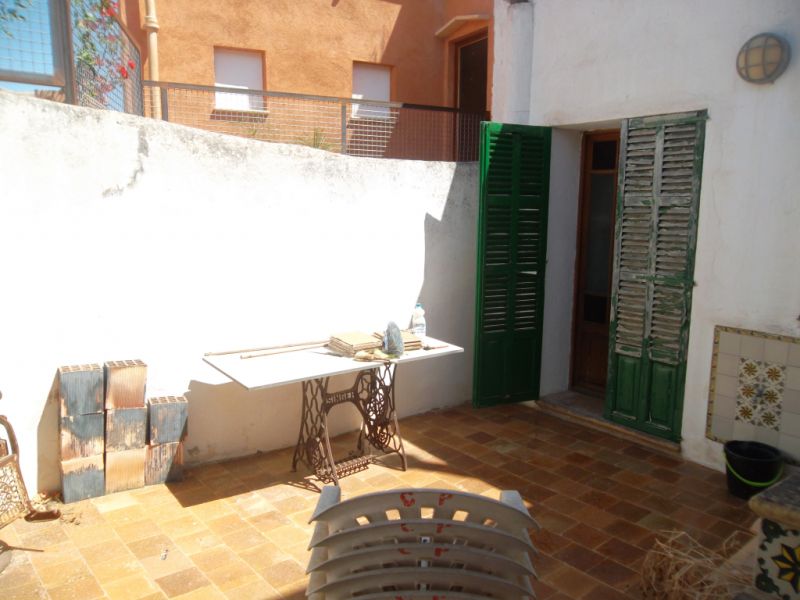 Typisches mallorquinisches Dorfhaus mit Terrassen und Innenhof in Felantix ---- DH 30 VK