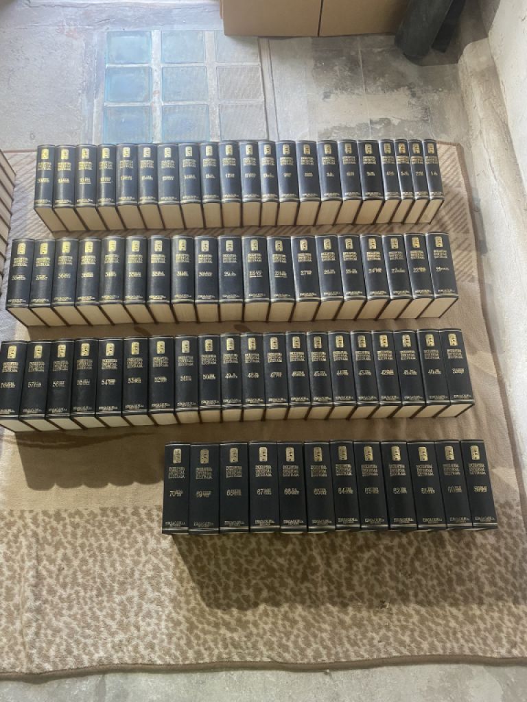 Universell illustrierte Enzyklopädie espasa/calpe von 118 Bänden.