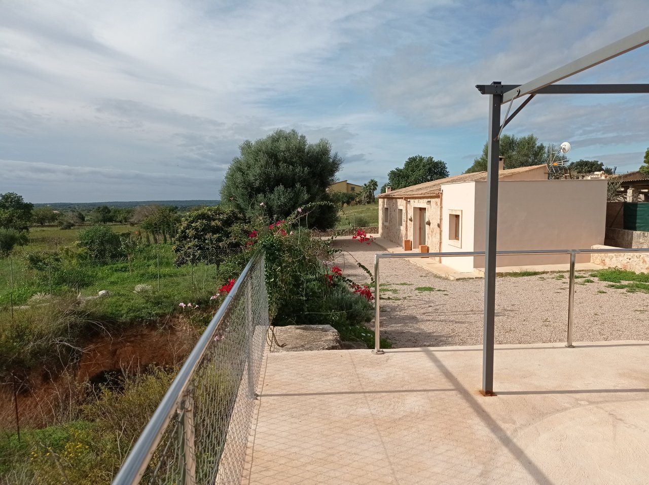 Casita sin amueblar a nivel de suelo con terreno cerca de Cas Concos --- C 254