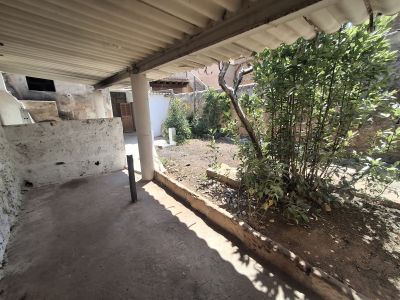 Unmöbliertes 2 Etagendorfhaus mit Garten, Terrassen und Garage im Zentrum Campos -DH 33