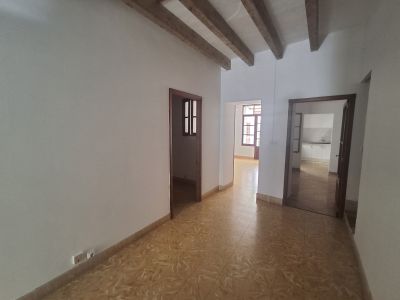 Unmöbliertes 2 Etagendorfhaus mit Garten, Terrassen und Garage im Zentrum Campos -DH 33