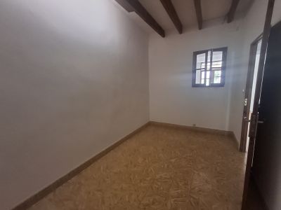 Unmöbliertes 2 Etagendorfhaus mit Garten, Terrassen und Garage im Zentrum Campos -DH 33