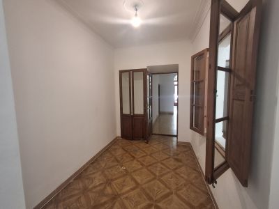 Unmöbliertes 2 Etagendorfhaus mit Garten, Terrassen und Garage im Zentrum Campos -DH 33