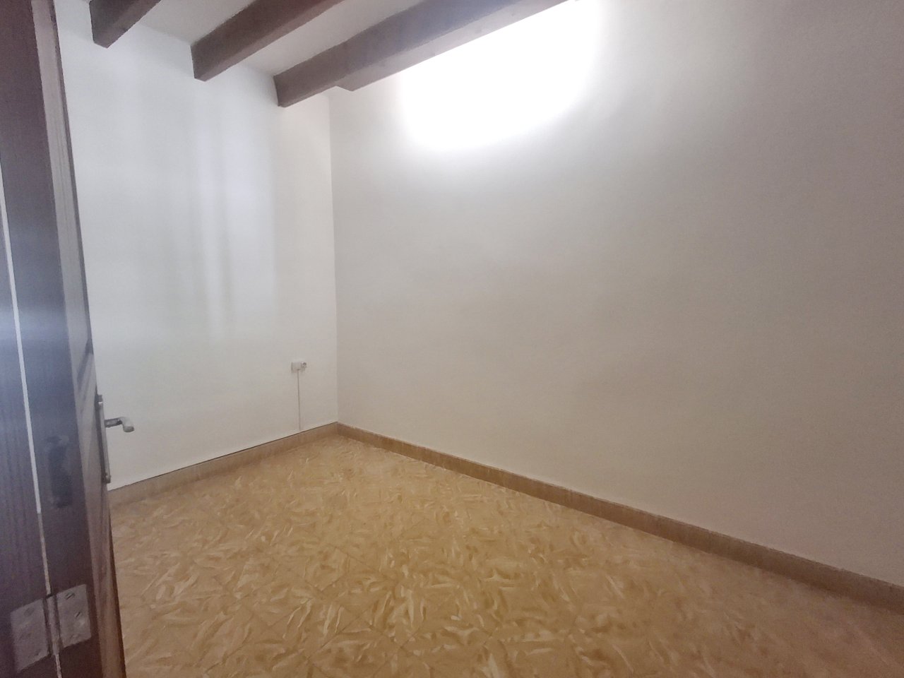 Unmöbliertes 2 Etagendorfhaus mit Garten, Terrassen und Garage im Zentrum Campos -DH 33