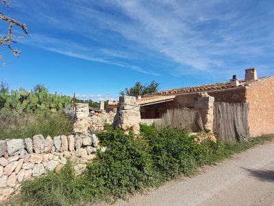 Quaint approx. 50 sqm Casita with solar power in a secluded area near Felanitx -- C 99