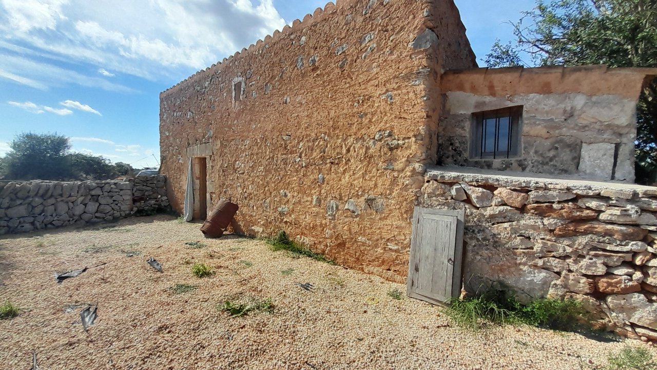 Quaint approx. 50 sqm Casita with solar power in a secluded area near Felanitx -- C 99