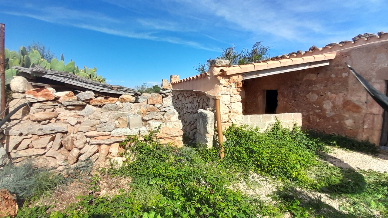Quaint approx. 50 sqm Casita with solar power in a secluded area near Felanitx -- C 99