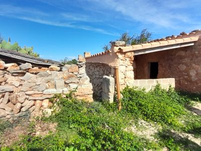 Quaint approx. 50 sqm Casita with solar power in a secluded area near Felanitx -- C 99