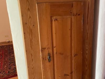 Verkauf: antiker Schrank, Kleiderschrank und Truhe
