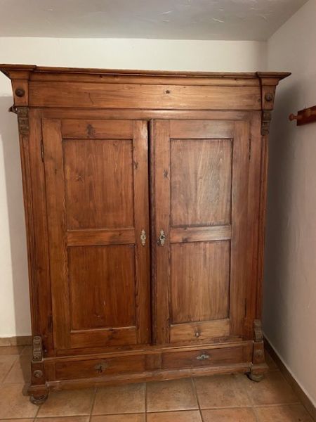 Verkauf: antiker Schrank, Kleiderschrank und Truhe