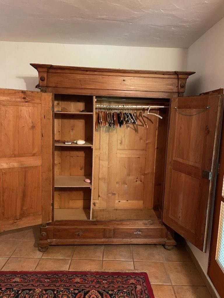 Verkauf: antiker Schrank, Kleiderschrank und Truhe