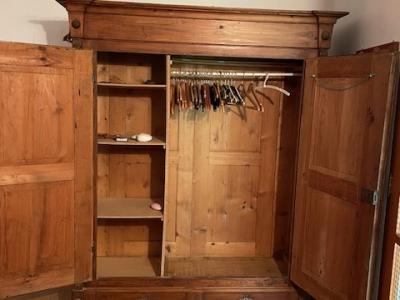 Verkauf: antiker Schrank, Kleiderschrank und Truhe