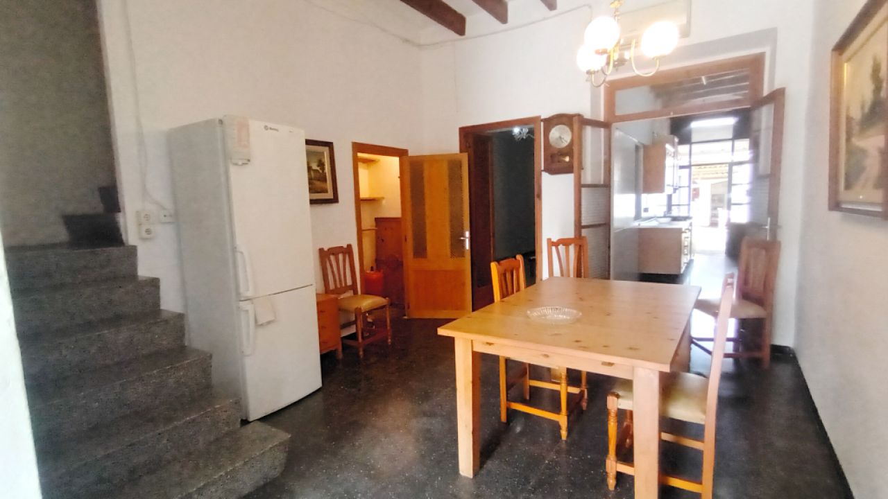 Sale of a 2 storey village house with garage and courtyard in Es LLombards - Santanyi - DH 08 VK